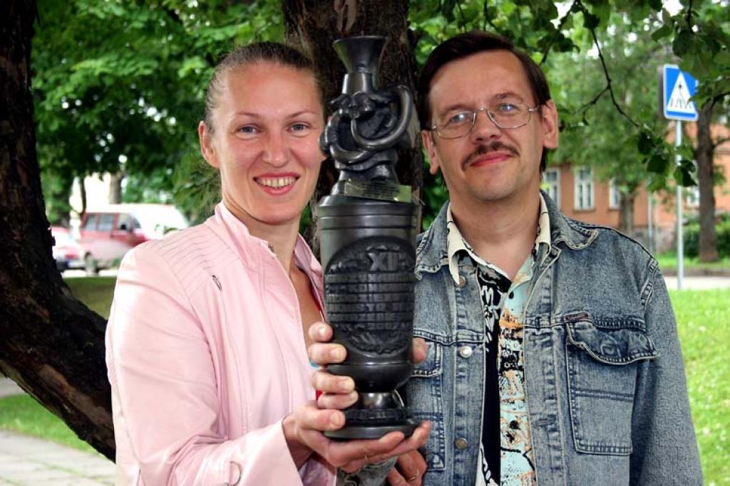 Ilze un Sandors līvi`ni ir patreicīgi orķestrantiem un diriģentiem par sapratni un atbalstu konkursa laikā P9olijā. Foto: gatis Bogdanovs