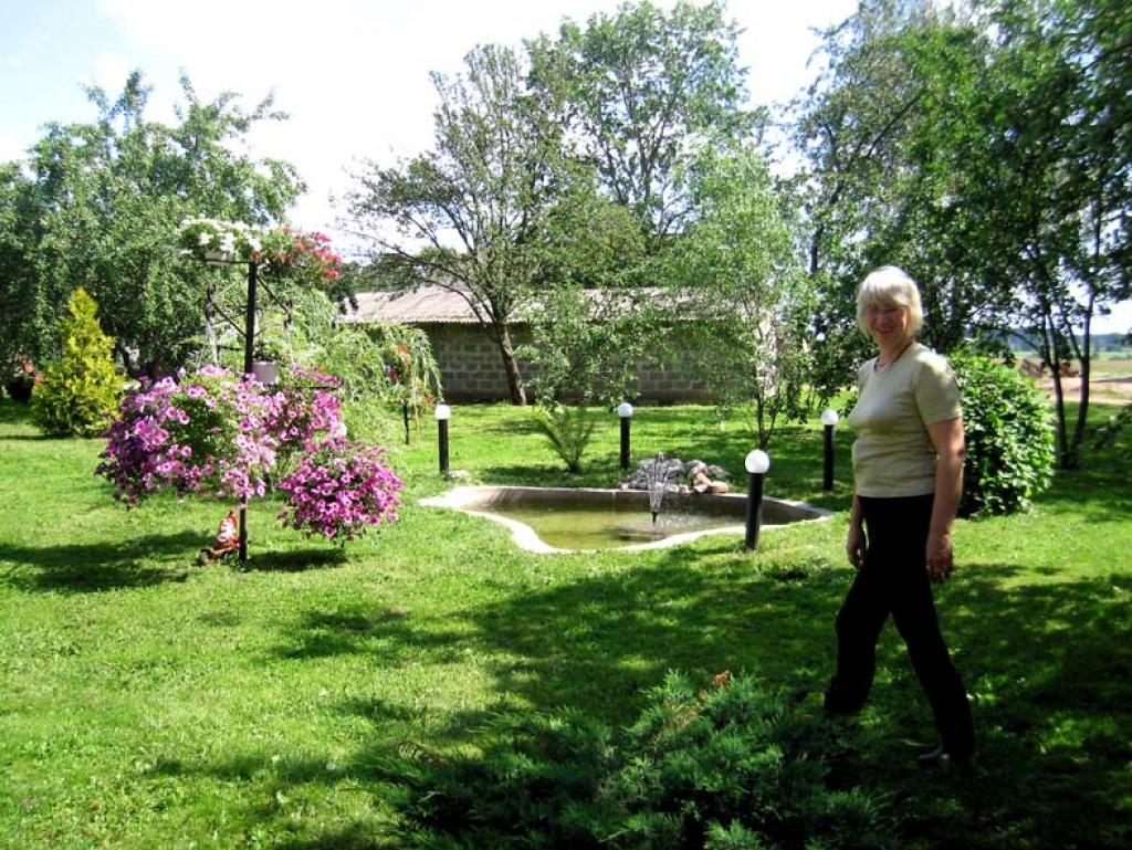 Līgo pagastā vertētāji varēja iepazīties arī ar Annas(attēlā) un Aivara Garo lauku sētu un viņu zemnieku saimniecību 