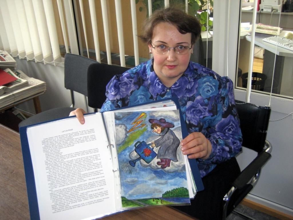 Pirmā Sandras Ivanovas pasaku grāmata paredzēta 64 lappušu bieza. To plānots izdot 1000 eksemplāros. Grāmatas izdošanas tāme ir 1500 latu. Pati apņēmusies savākt trešdaļu nepieciešamās kopsummas, viņa cer arī uz sponsoru atbalstu. 
Autors: Foto: Diāna Odumiņa