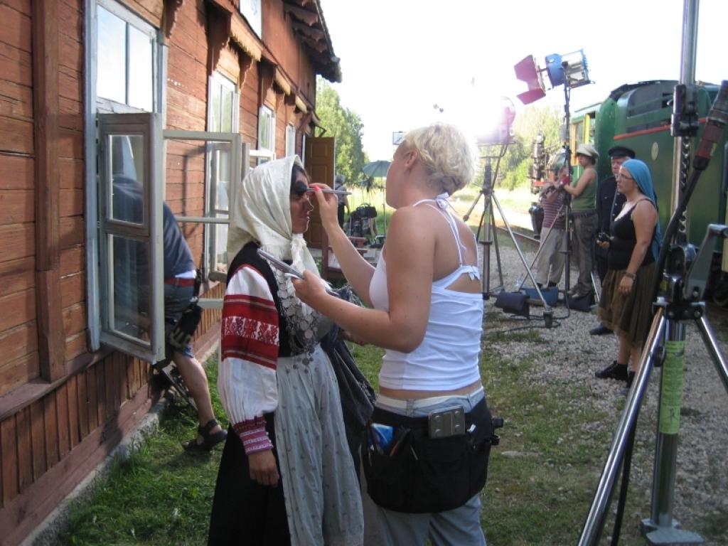 Bānīša dzelzceļa stacijā Kalnienā filmējās arī galvenās lomas atveidotāja, populārā igauņu dziedātāja Sīri Sisaska.
Autors: Foto: Diāna Odumiņa, Laura Kļaviņa