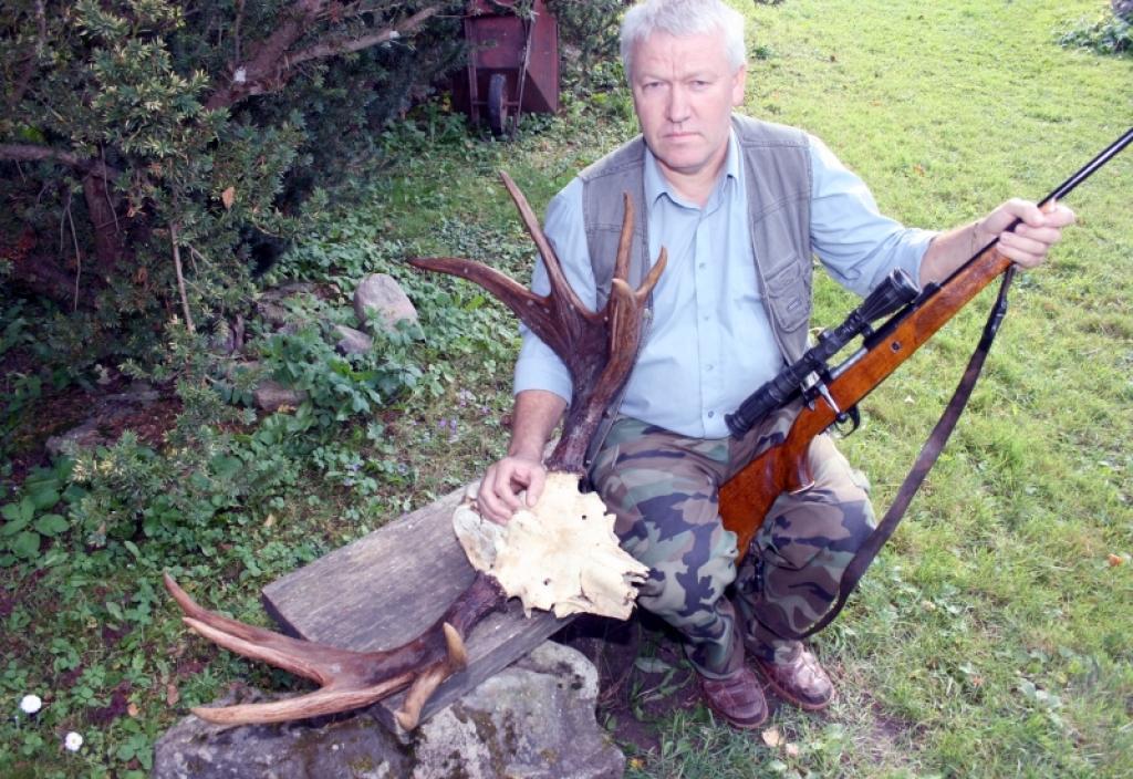 Eduards Ilsjāns atzīst, ka aļņa piecžuburu ragi ir līdz šim nozīmīgākā medību trofeja. 
Autors: Foto: Gatis Bogdanovs