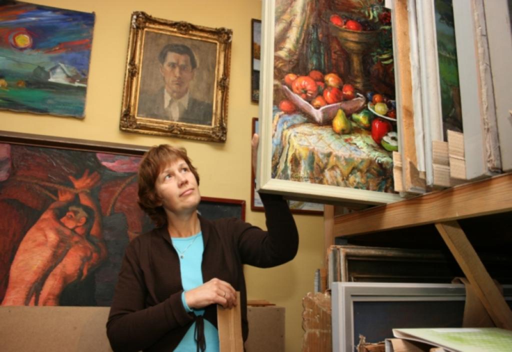 Ik gadu muzejs rīko dažādas krājumu izstādes, tomēr tādējādi muzeja apmeklētāji var aplūkot tikai nelielu daļu krājumu. 