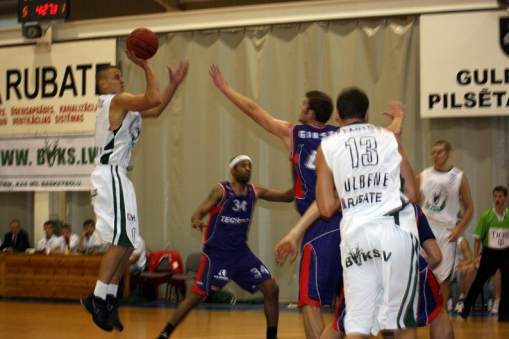 “Bumerangam” labākais bija Uldis Rudzītis, kuram 21 punkts, sešas atlēkušās bumbas un četras rezultatīvas piespēles.
Autors: Foto: Gatis Bogdanovs