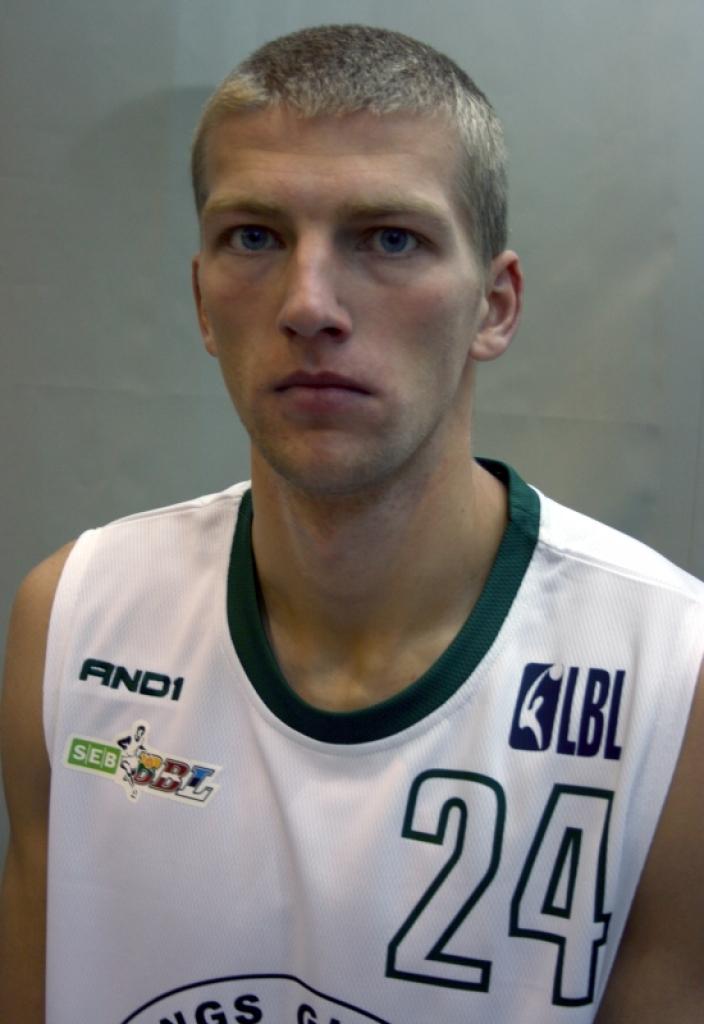 Gulbeniešiem rezultatīvākais šajā spēlē bija Jānis Pozņaks, kurš guva 25 punktus un izcīnīja 9 atlēkušās bumbas. 
Autors: Foto: Gatis Bogdanovs