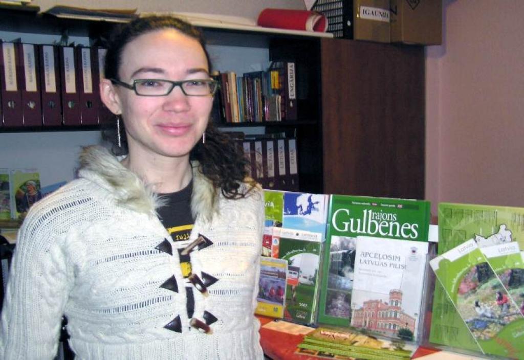 Līga Benete ļoti vēlas atrast savus radiniekus un kaut ko vairāk uzzināt par savu dzimtu. Viņa lūdz ikvienu, kas var kaut ko pastāstīt par viņas senčiem, sazināties ar viņu. 
Autors: Foto: Evita Brokāne