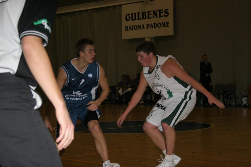 Ceturtdaļa noslēdzās ar šīs spēles jaunākā Buku varoņa Toma Kindzuļa diviem punktiem, viņa kontā 9 punkti.
Autors: Foto: Gatis Bogdanovs