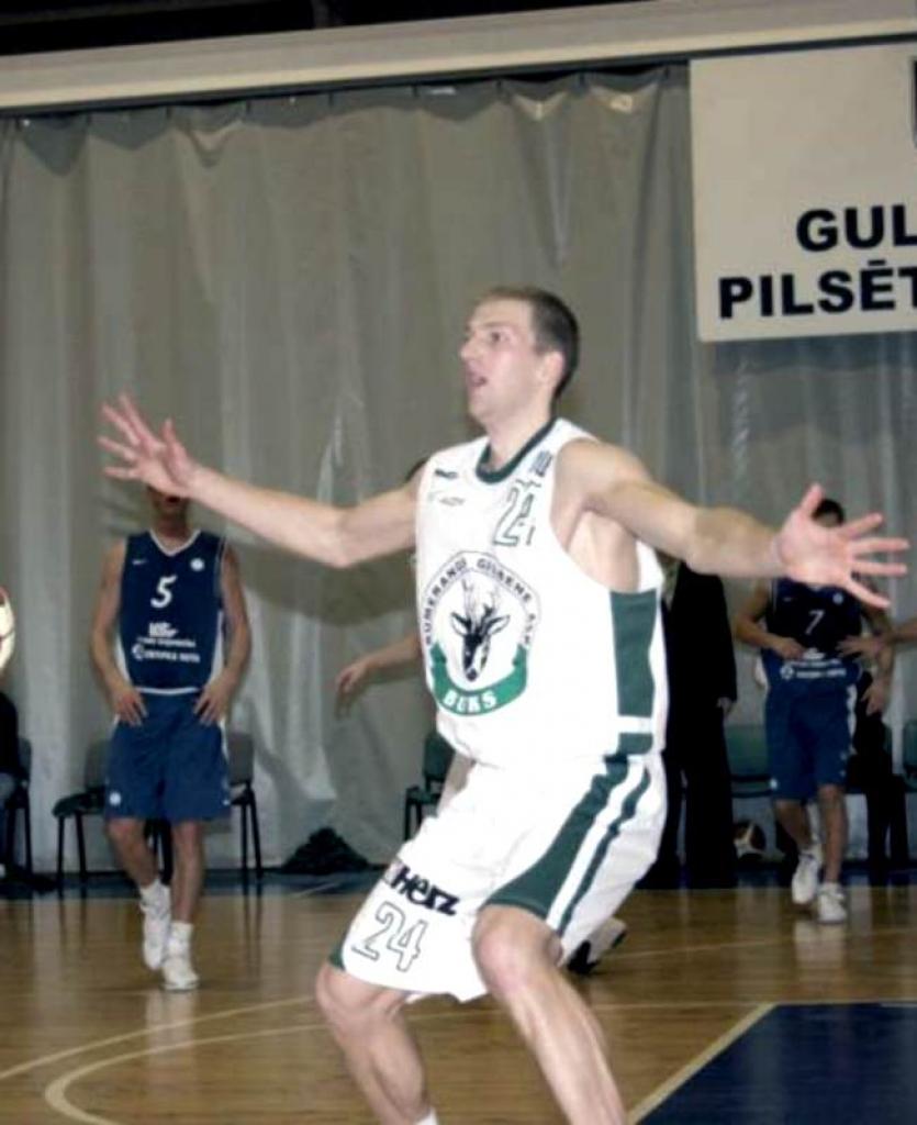 Spēlē ar Rīgas ASK Pozņakam - 18 punkti + 10 atlēkušās bumbas.
Autors: Foto: Gatis Bogdanovs (no arhīva)