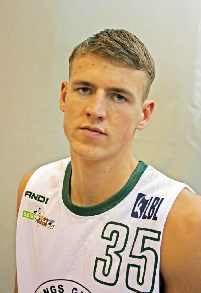 Jau otro spēli pēc kārtas - lielisks Mārtiņa Jaunzema sniegums, šoreiz viņa kontā 18p., 7 atlecošās bumbas un 5 pārtvertas piespēles.
Autors: Foto: Gatis Bogdanovs