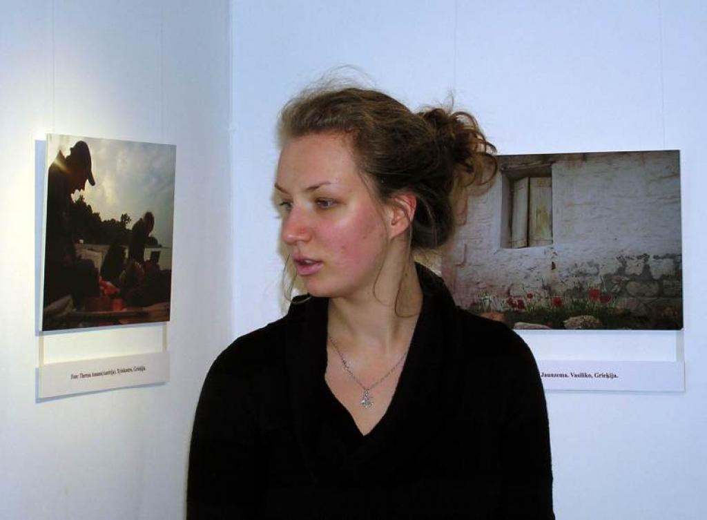 Viena no izstādes veidotājām Laima Jaunzema, stāsta, ka viņai ļoti paticis būt svešā vietā, starp svešiem cilvēkiem, un nostaļģiju pēc mājām nav jutusi.
Autors: Foto: Inita Savicka