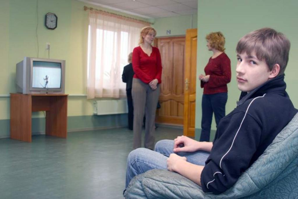 Lejasciema vidusskolas internātā šobrīd uzturas 16 bērni, taču tas ir paredzēts 30 vietām. Internātā strādā divas naktsaukles un divas skolotājas. 
Autors: Foto: Gatis Bogdanovs