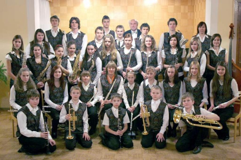 Ceturtdienas pēcpusdienā orķestra dalībnieki piedalījās fotosesijā.
Autors: Foto: Gatis Bogdanovs