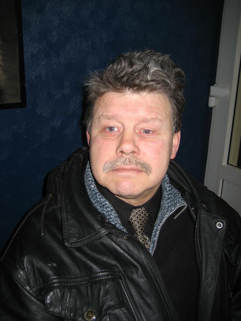 Invalīdu biedrības priekšsēdētāju Andris Dambīti var satikt Gulbenē, Nevalstisko organizāciju centrā (Brīvības ielā 22), pirmdienās un sestdienās no pulksten 9.00 līdz 12.00. Viņu var arī sazvanīt pa tālruni 26282004.
Autors: Foto: Diāna Odumiņa 