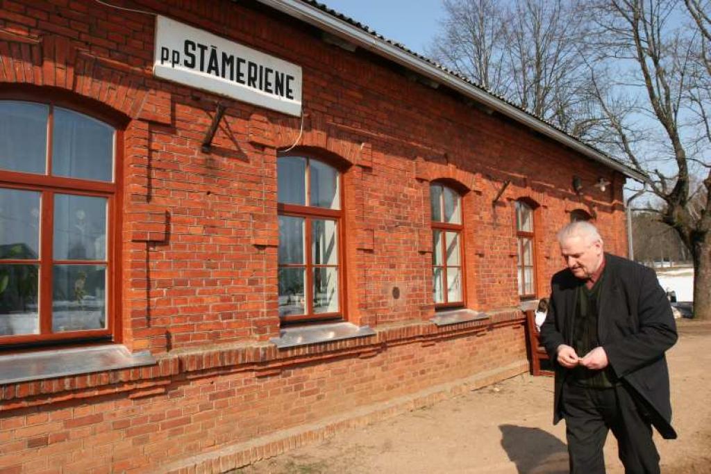 Stāmerienas pagasta padomes priekšsēdētājs Raitis Apalups (attēlā) lepojas ar pagasta kultūrvēsturiskajām vērtībām.
Autors:  Foto: Gatis Bogdanovs
