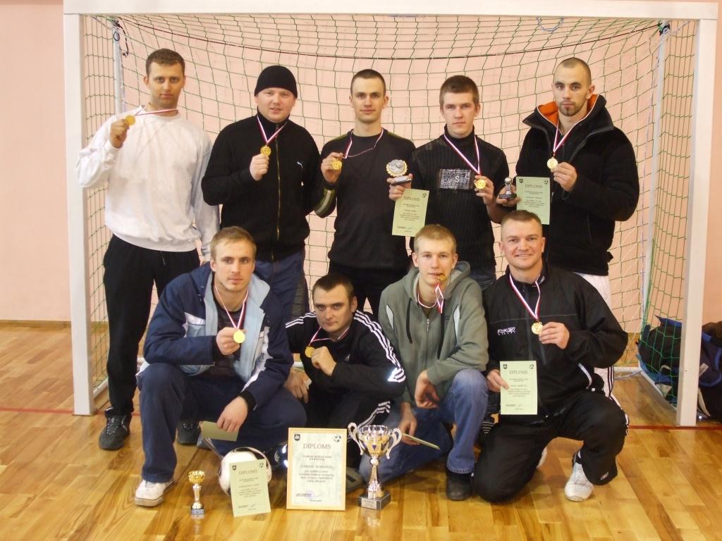 Gulbenes pilsētas un rajona telpu futbola čempionāts 2.līgas uzvarētāji - Litenes futbolisti.
Autors: Foto: no personiskā albuma