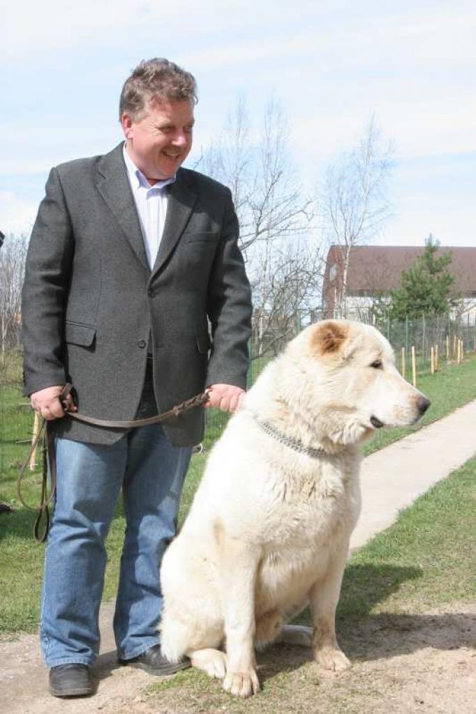 Adrians ir pārliecināts, ka arī šāds liels suns var kļūt par ģimenes mīluli, taču saimniekam pirms tam ir jāapzinās, vai viņš spēs tikt galā ar to.
Autors: Gatis Bogdanovs