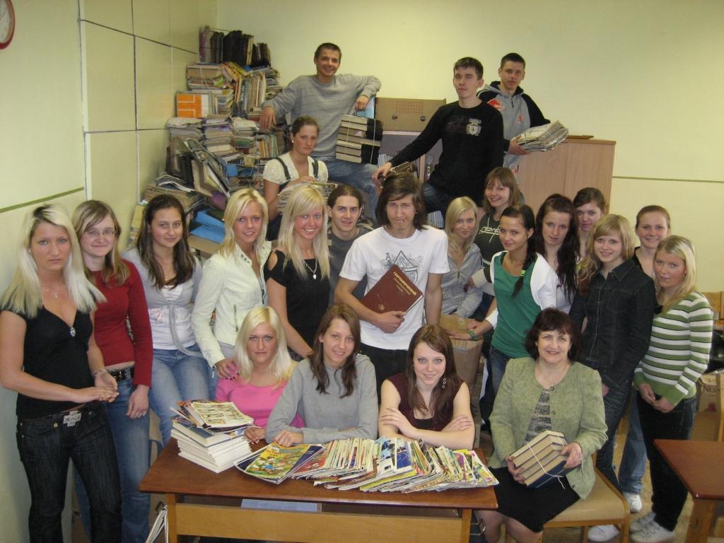 Gulbenes 2.vidusskolas 11.c klase ir līdere skolā maklulatūras vākšanā. Klases kolektīvs cer uz skolas administrācijas solīto balvu - apmaksātu ekskursiju, apceļojot Latvijas skaistākās vietas.
Autors: Rolands Sabulis