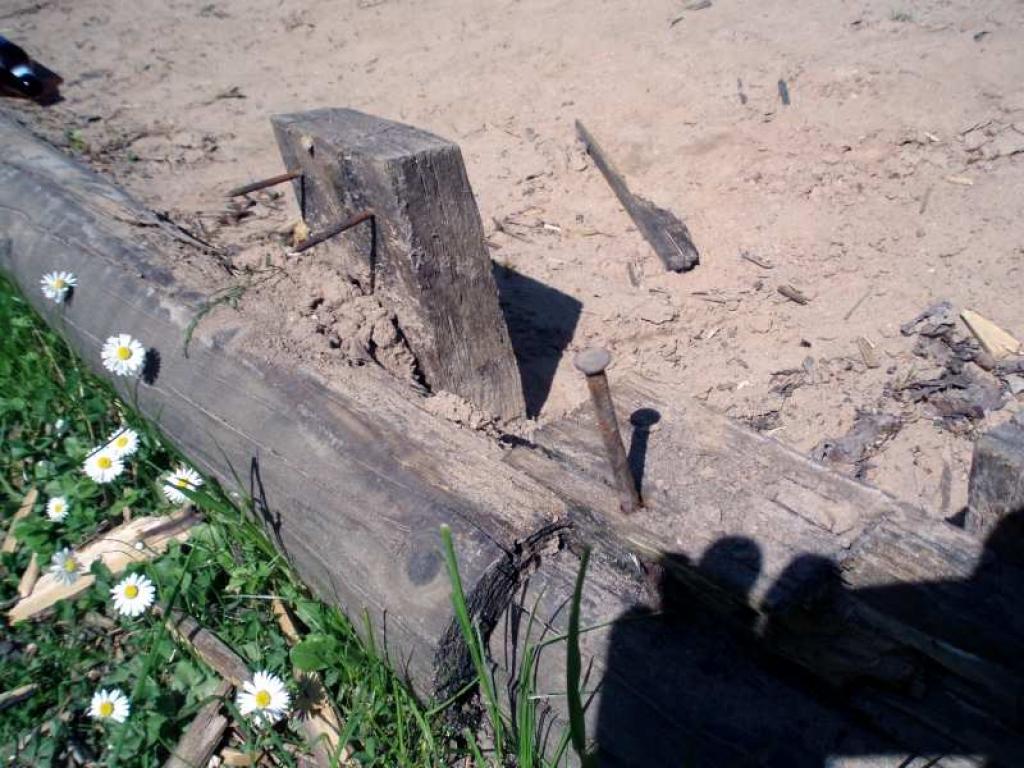 Tāds rotaļļaukums Jaunatnes parkā izskatījās vakar, 26.maijā.
Autors: Gatis Bogdanovs