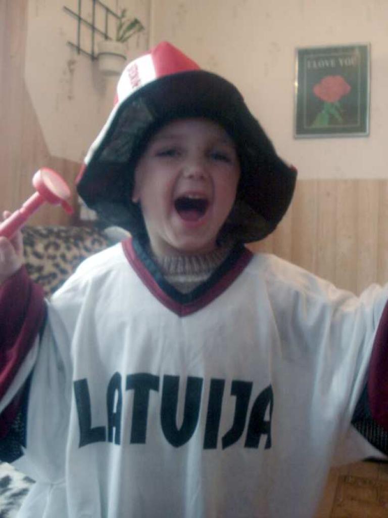 Ralfam ir tikai 4 gadi, un viņš ir vislielākais hokeja fans!
Autors: Ingars Raiskums