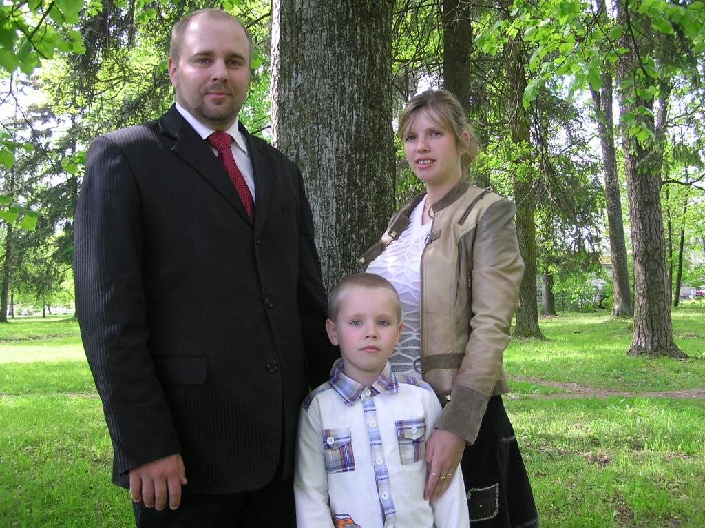 Dzerkaļu ģimene ir iecienījusi brīvajā laikā arī paceļot. Ir apmeklētas tādas zemes kā Ēģipte, Nīgerlande, Igaunija, Lietuva, Francija un Polija.
Autors: Inita Savicka