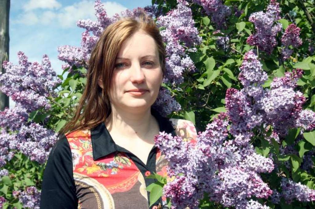 Ja kāds komponists sacerētu kora dziesmu par ceriņiem, kas šobrīd „plosās” Lejasciemā, jauktā kora „Kaprīze” dalībniece Janeta Bačinska to noteikti ieteiktu iekļaut kolektīva repertuārā.
Autors: Gatis Bogdanovs