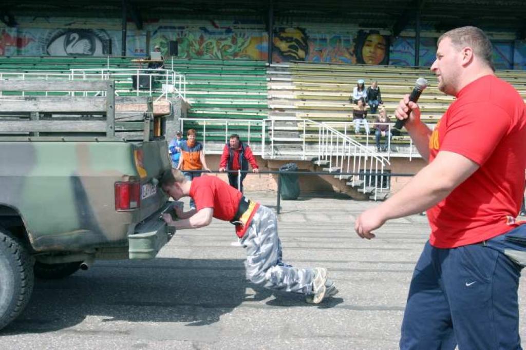 Pirmo reizi pilsētas stadionā jaunajiem spēkavīriem bija iespēja piedalīties sacensībās 