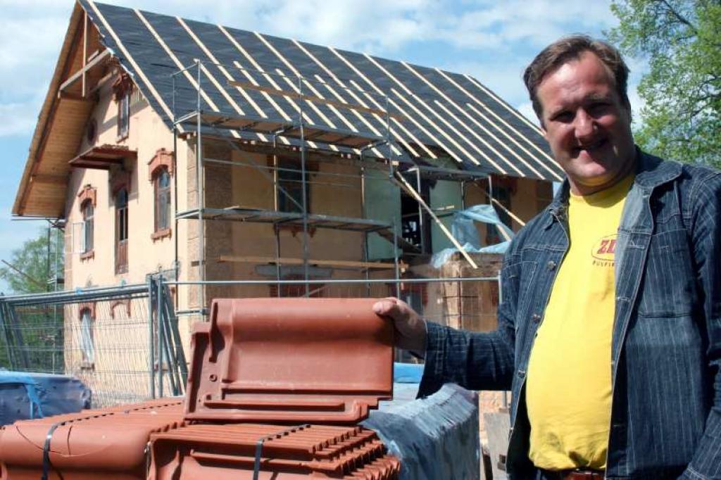 Stāmerienas pagasta uzņēmējs Dzintars Poļaks palīdz atdzimt bijušajai Meldera mājai, kas atrodas blakām viesu namam 