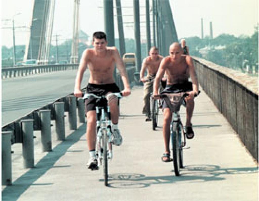 Autors: No interneta