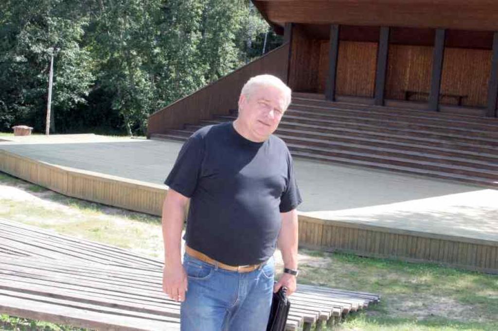 Dainis Švika festivālā “Minhauzens” cer redzēt ne tikai nobriedušus vīrus, bet arī jauniešus. “Ja ir jaunie, tad ir, kas no meža izvelk ārā nomedīto alni,” smaida viņš. 
Autors: Gatis Bogdanovs