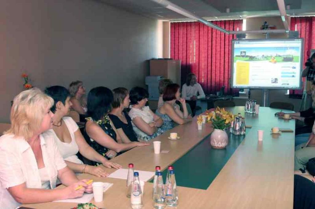 Gulbenes pilsētas domes mājaslapas prezentācijā ceturtdien piedalījās vietējā inteliģence, masu mediju pārstāvji, kuri ikdienā izmanto šo mājaslapu, lai uzzinātu aktuālo informāciju, kā arī paši ir gatavi to sniegt. 
Autors: Gatis Bogdanovs