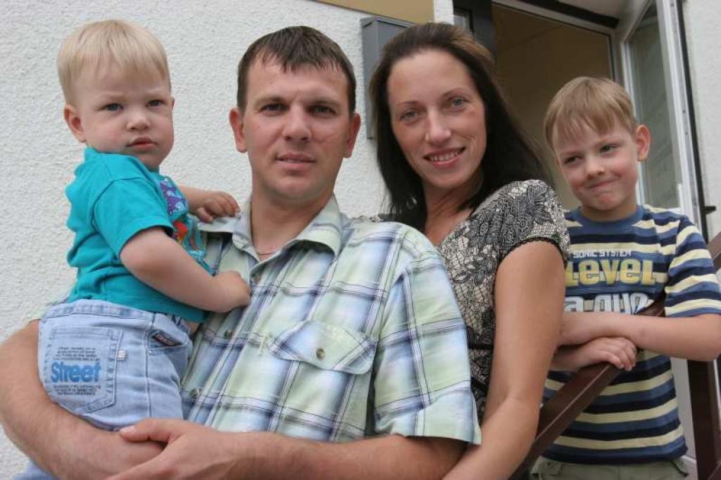 Dzintaru Vasiļjevu un Aiju Cirponi saista kopējs sporta veids – volejbols. Arī dēli Valters un Linards jau sāk izrādīt interesi par šo sporta veidu.
Autors: Gatis Bogdanovs