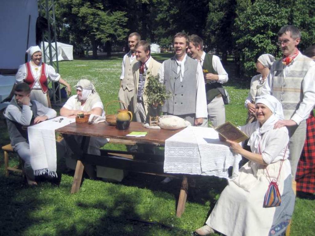 Tautas teātrim gadatirgū bija atvēlēta tikai viena diena, kad gulbenieši kopā ar lubāniešiem darbojās tā saucamajā 
