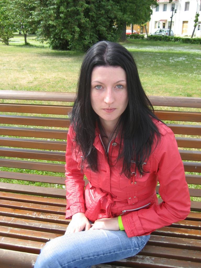 Lanu Birznieci plosa divējādas izjūtas - gribas palikt mājās, Latvijā, un vienlaikus gribas doties projām.  Pašlaik viņa ieklausās sevī, lai izprastu, ko īsti vēlas.
Autors: Diāna Odumiņa