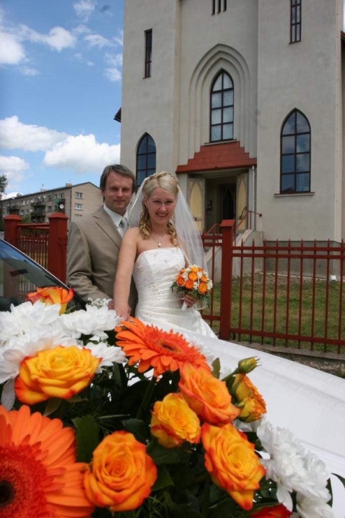 Gulbenes Romas katoļu baznīcā šodien laulību vēlas noslēgt 2 pāri.
Autors: Gatis Bogdanovs