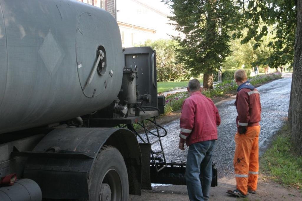 Specializētā valsts sociālās aprūpes centra “Litene” piebraucamos ceļus turpmāk klās jauns asfaltsegums. 
Autors: Gatis Bogdanovs