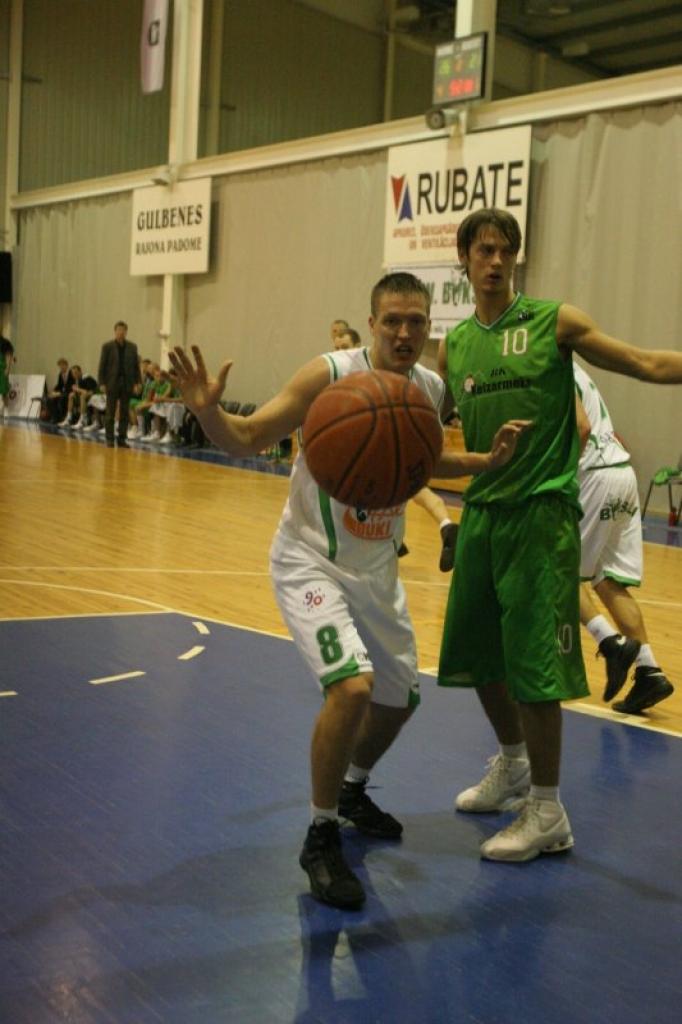Visrezultatīvākais spēlē ar Klaipēdas Neptunas bija Edmunds Gabrāns (15p.). Sportists spēlē ar Ķeizarmeža basketbolistiem.
Autors: Gatis Bogdanovs (no arhīva)