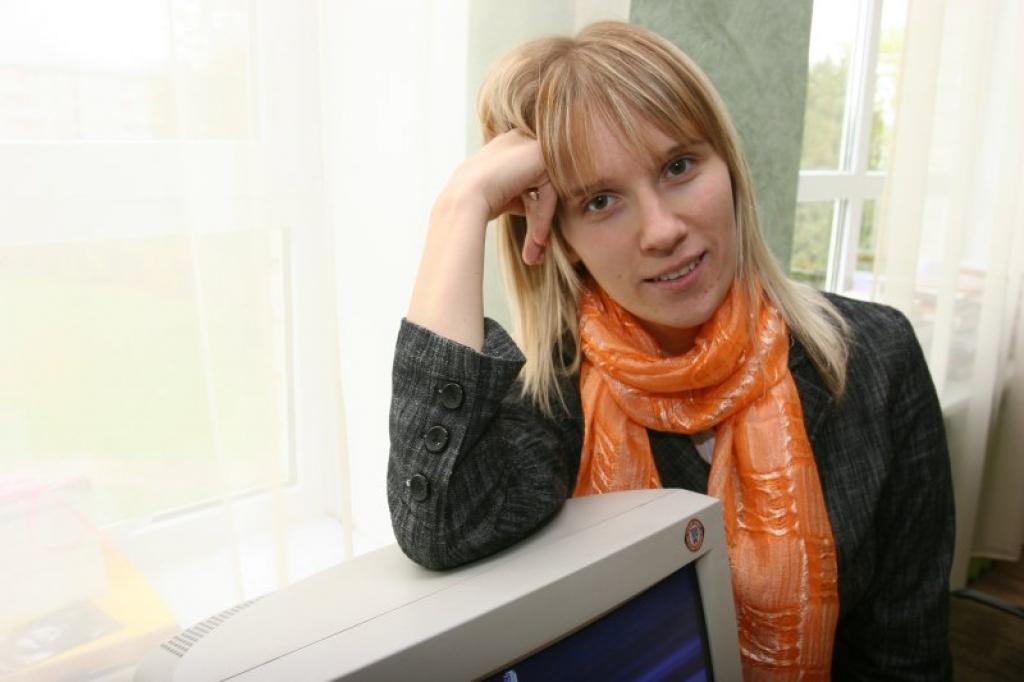 “Ja skolēni atklājas man, tad  saprotu, ka uzticas, un, ja uzticas, tas jau parāda, ka turpmāk mums būs laba sadarbība,” saka Gulbenes vidusskolas informātikas skolotāja  Zinta Vagule.
Autors: Gatis Bogdanovs