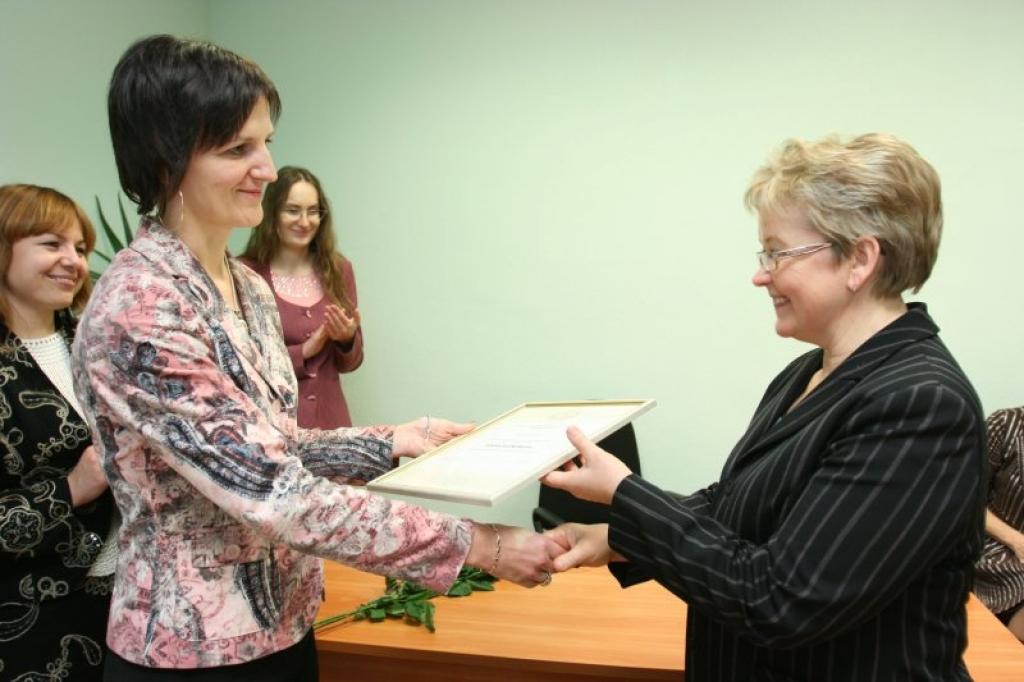 Pateicības rakstus par ilggadēju un godprātīgu darbu saņēma dienesta Vidzemes reģionālās nodaļas Gulbenes biroja vadītāja Līvija Safronova...
Autors: Gatis Bogdanovs