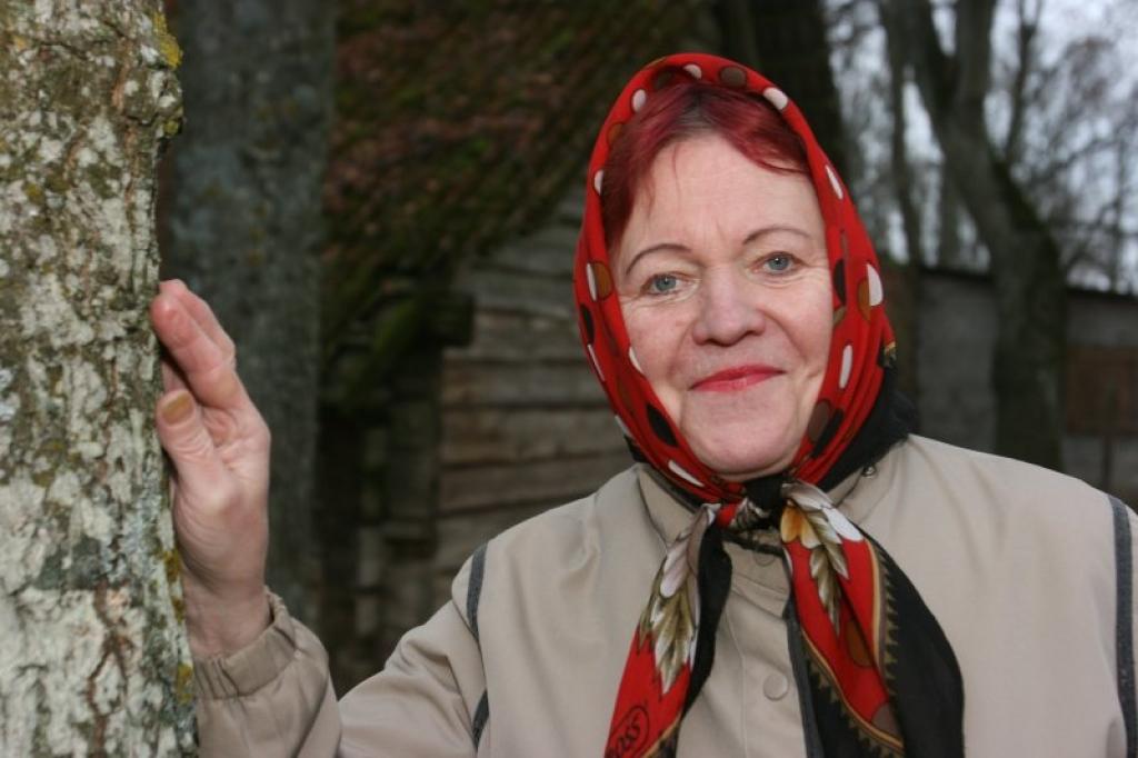 Sagaidot valsts 90. dzimšanas dienu, lizumniete Zaiga Samsone kolēģiem, radiem, paziņām un visiem, kuri dzīvo šajā zemē, novēl - veselību, darbu un saticību ģimenē, kas, pēc viņas domām, ir visbūtiskākais, lai cilvēks justos labi. 
Autors: Gatis Bogdanovs