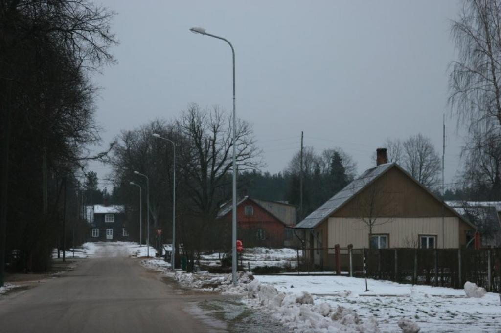 Lejasciemā līdz šim apgaismotas tikai bija pagasta centrālās ielas, tagad apgaismojums papildus ir uzlikts vēl dažās ielās. 
Autors: Gatis Bogdanovs