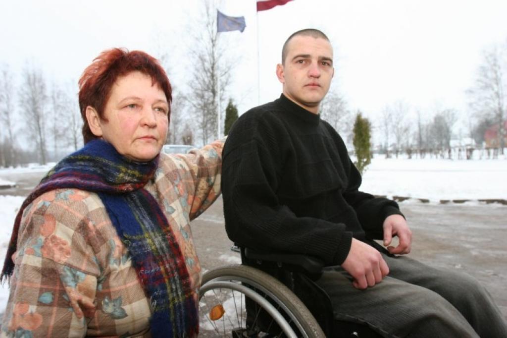 Alvja Sveces lielākais atbalsts grūtajā brīdī bija ģimene, arī mamma Inese. Viņa atzīst, ka Alvis vienmēr ir bijis mērķtiecīgs un optimistisks cilvēks, kas viņam arī palīdzēja tikt pāri visām grūtībām.
Autors: Gatis Bogdanovs