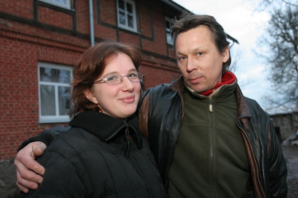 Mīļi apķerot Kristīni, Ainārs saka, ka viņa viņam ir atsūtīta no debesīm. 
Autors: Gatis Bogdanovs