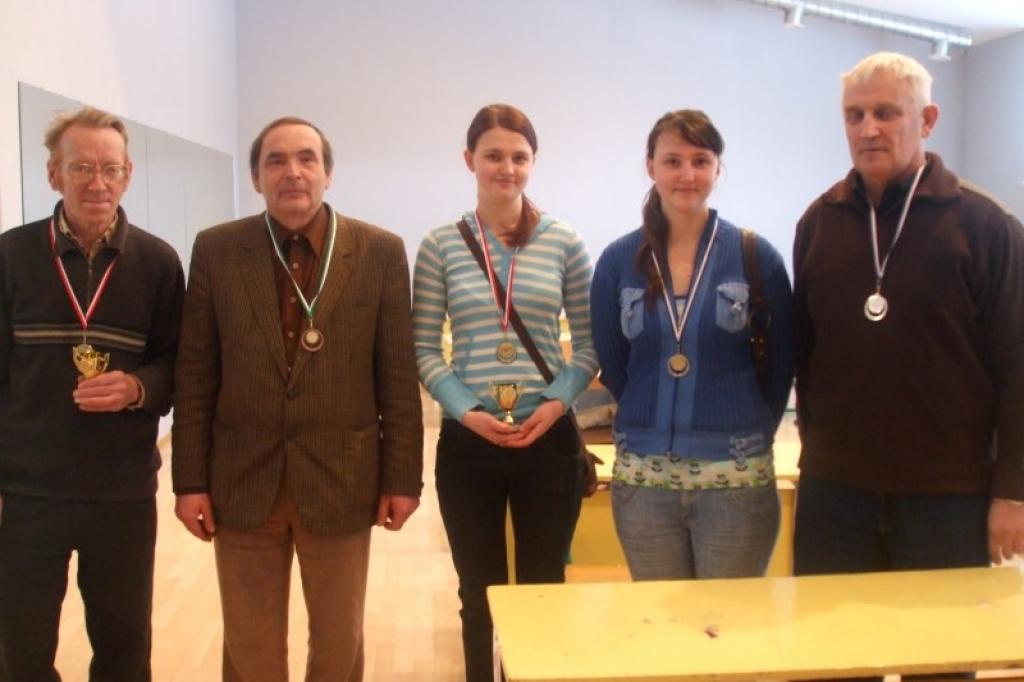 Labākie dambretē - Guna un Gunta Janovičas, Edvīns Eglīte, Jānis Ļoļāns un Rainis Ilgažs.
Autors: No personiskā albūma