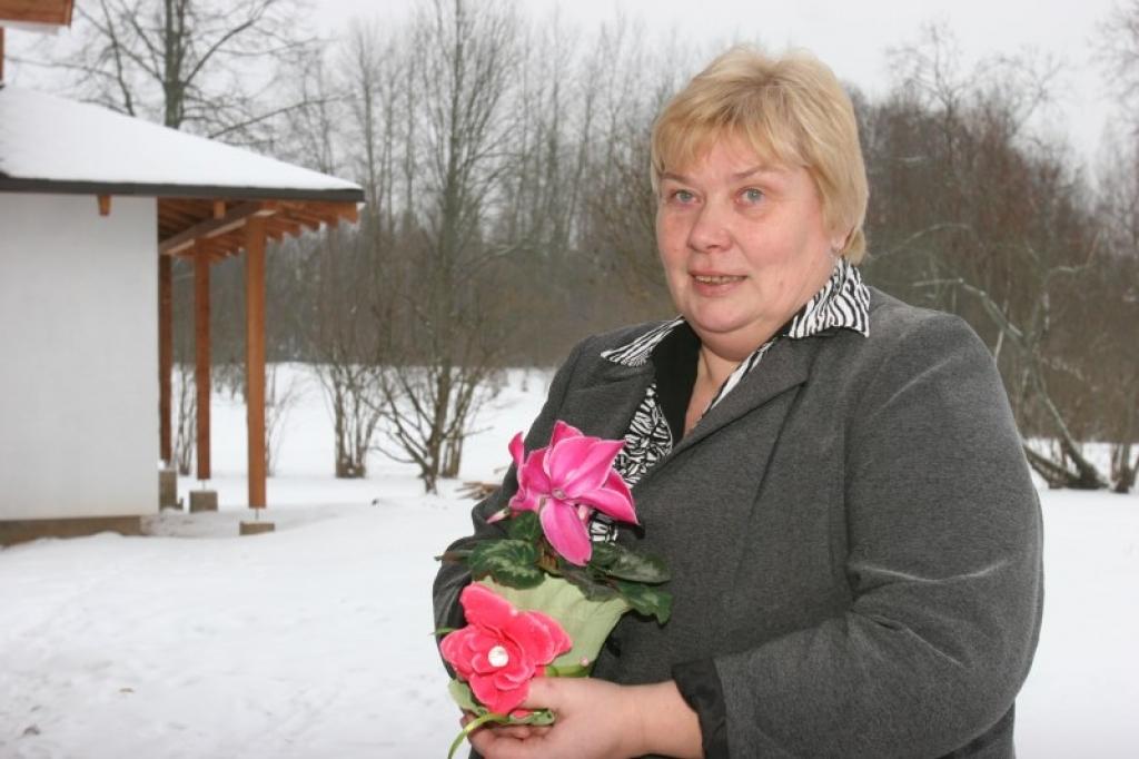 Šobrīd Sarmīte Muižniece iesaistījusies kopējā cīņā par to, lai 15 pagasta zemnieki, kuri līdz šim akciju sabiedrībai 