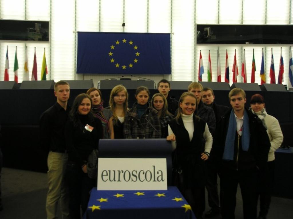 Gulbenes ģimnāzijas skolēni ir apmierināti ar braucienu uz Strasbūru un nenožēlo, ka piedalījās konkursā, jo gūtā pieredze noderēs arī turpmākajā dzīvē.
Autors: No personiskā albuma