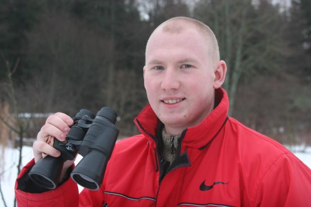 “Es labprāt sadarboties ar visiem tiem rajona cilvēkiem, kurus interesē Latvijas daba, jo tā ir pārsteidzoša un interesanta. Ja kāds atklājis, ka viņa pagrabā mīt sikspārņi, lai ziņo man,” mudina ornitologs Elvijs Kantāns. 
Autors: Gatis Bogdanovs