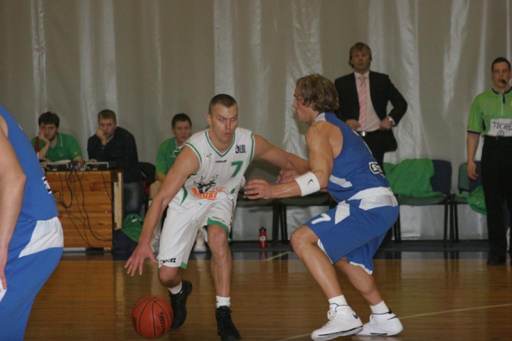 Lietuvieši šobrīd turnīra tabulā atrodas 2. vietā, Buki 7. vietā...taču tas netraucēja gulbeniešiem rādīt stabilu sniegumu laukumā un pirmajā jaunajā gada spēlē sev un skatītājiem dāvāt uzvaru 89:84.