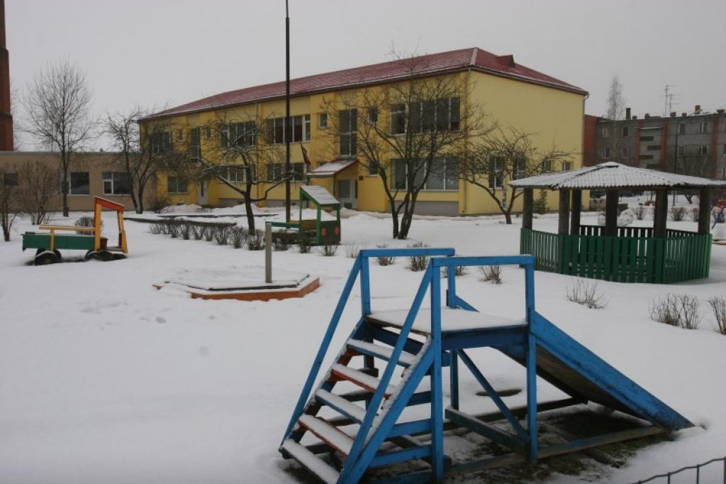 Stāķu pirmsskolas izglītības iestādes vadītāja Vija Pušķe atbalsta ideju par to, ka bērnudārzs vasarā varētu strādāt kādā no pagastiem.
Autors: Gatis Bogdanovs