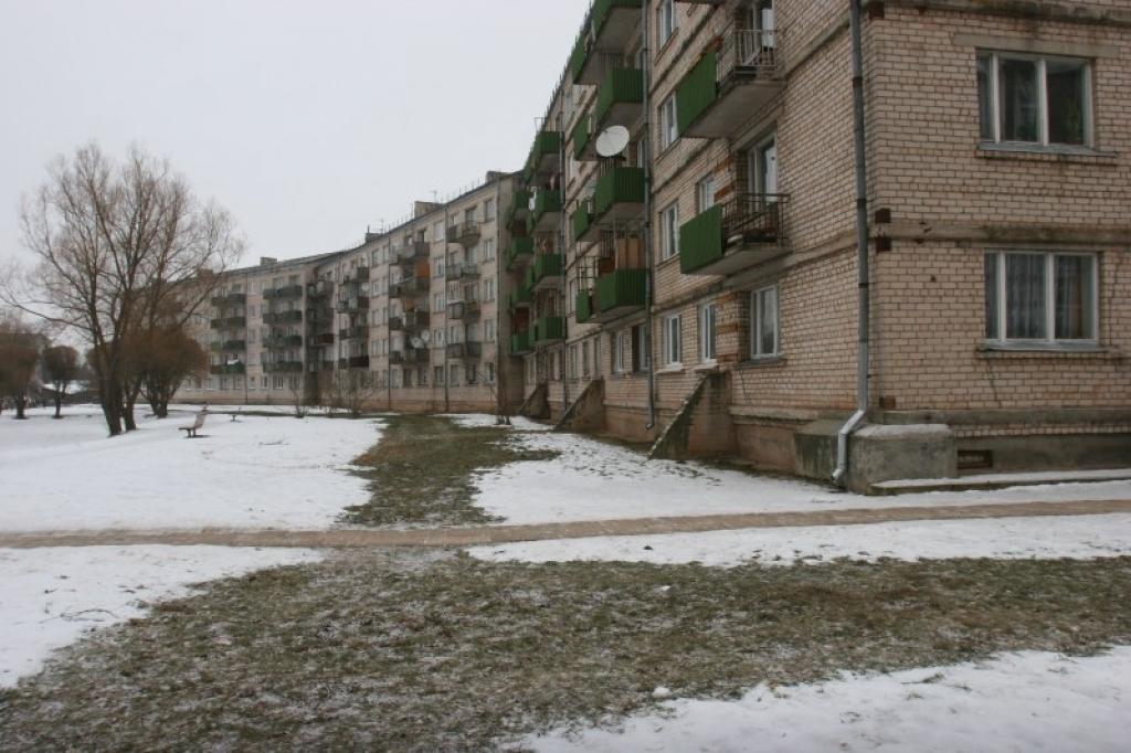 Gulbenēir  zaļojošas maģistrālāsm siltumtrases, pie kurām, kā 