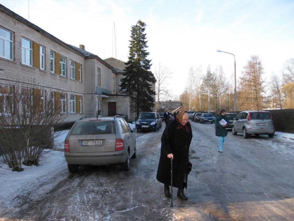 Rajona padome janvāra beigās apstiprināja Gulbenes slimnīcas maksas pakalpojumus un to izcenojumus, kas ir spēkā kopš vakardienas - 1.februāra. 
Autors: Inese Indzere