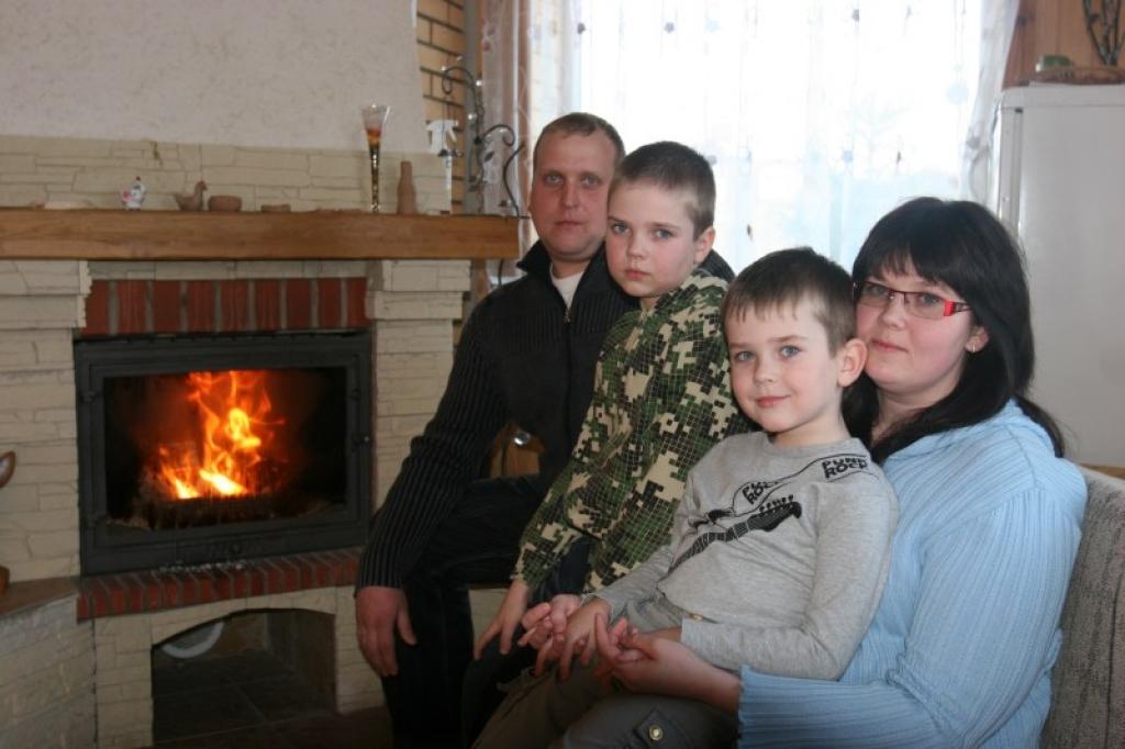 “Kad izveidojas ģimene, rodas arī kopīgi mērķi, uz ko tiekties, kam veltīt visu uzmanību. Mums tie šobrīd ir bērni,” saka Aiga un Intars Vaguļi. 
Autors: Gatis Bogdanovs